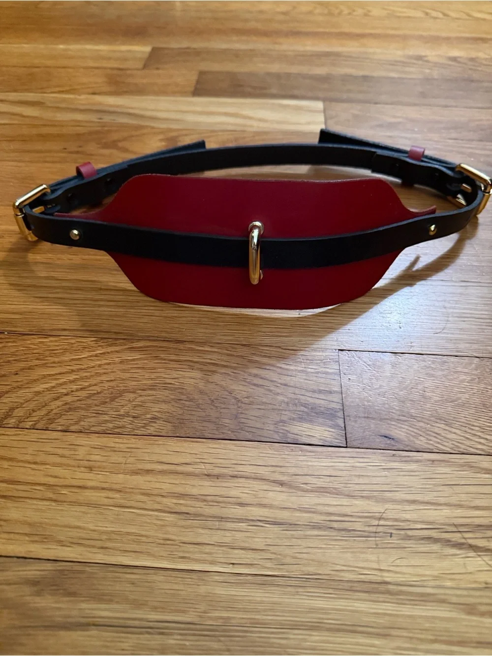 NWOT Elf Zhou London Red and Black Leather Waist Belt with Gold Hardware